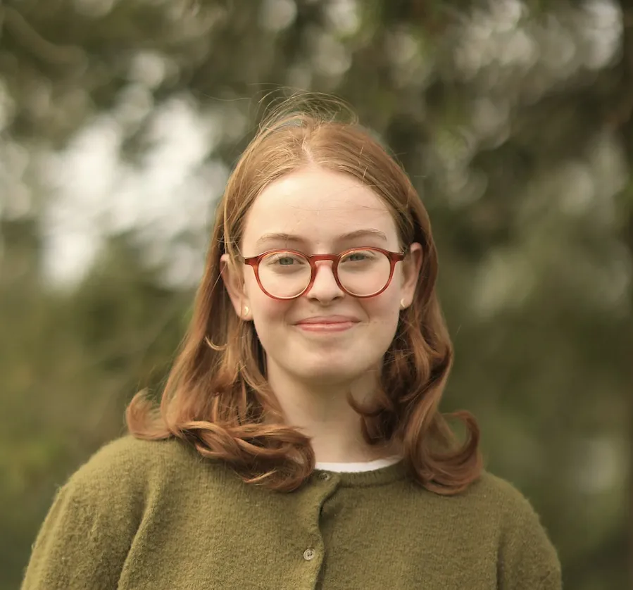 KellyPortrait.png